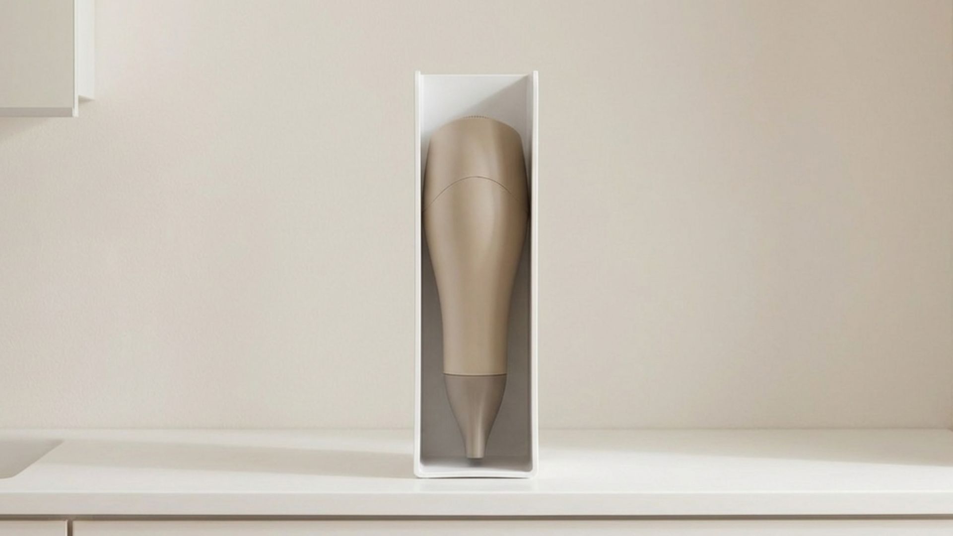 やわらかポリエチレンケースを活用した傷をつけないスマートな省スペース収納